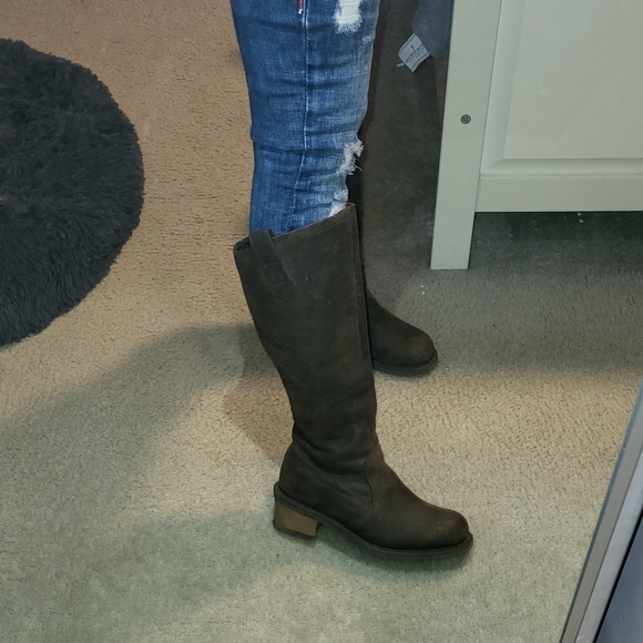 Leather boots - Picture 10 of 12